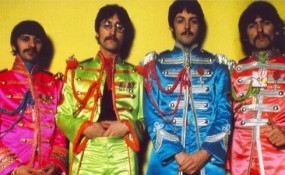 Sgt. Pepper's Lonely Hearts Club Band Beatles in uniform picture
